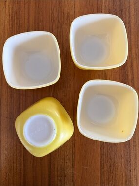 Vintage yellow Pyrex hostess ramekins 7ounce- Set of 4